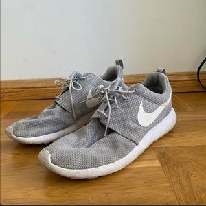 Men’s 12 Nike Roche